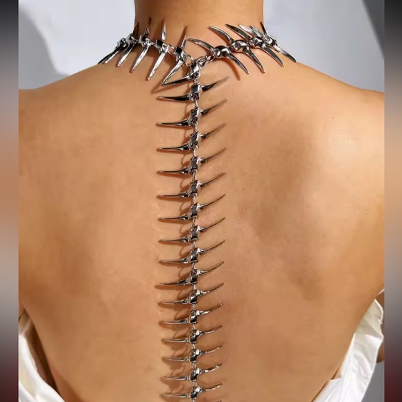Avant‑Garde Lumina Spine Back Necklace - Picture 3 of 6